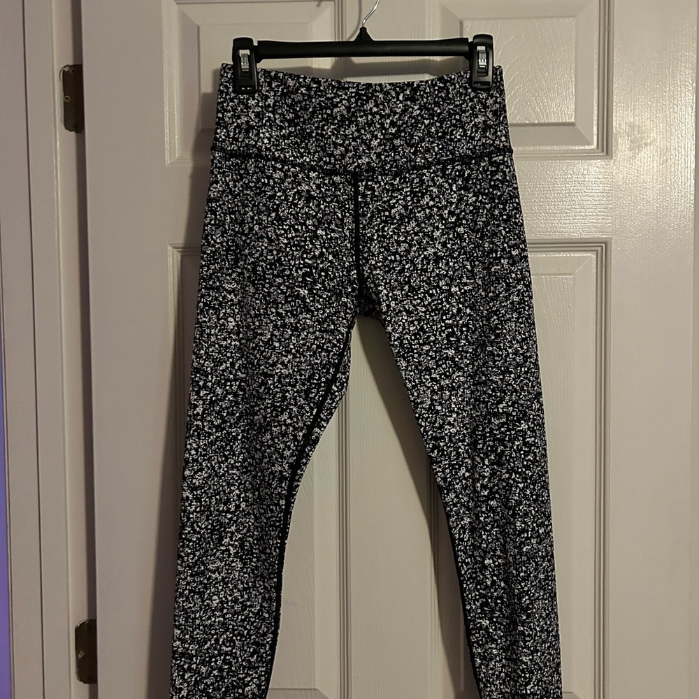 ZYIA Monochrome Abstract Leggings